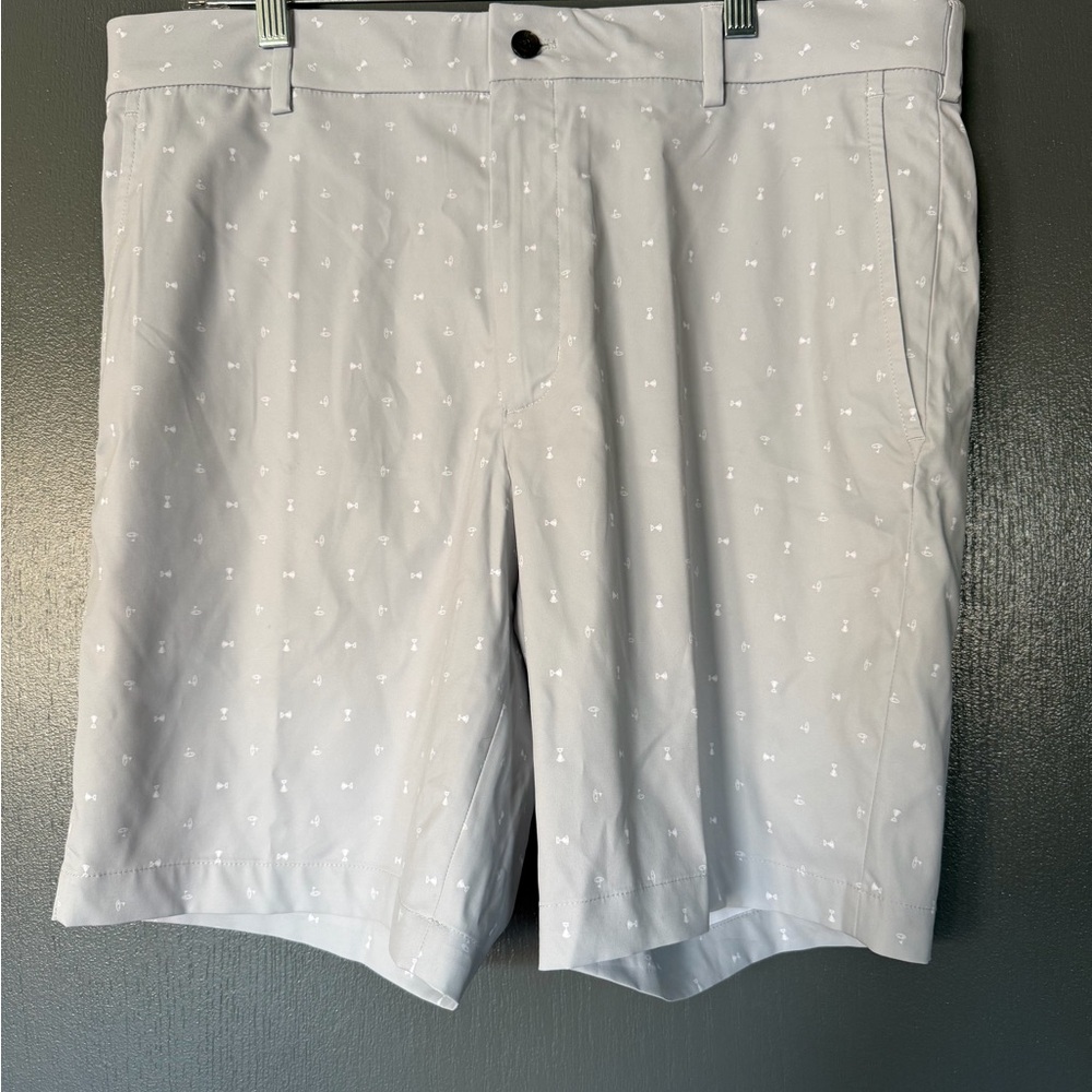 Walter Hagen Light Gray Patterned Men's Golf Shorts